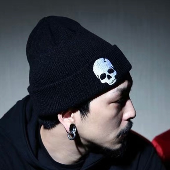 NWOT skull beanie - black and white - Picture 1 of 1